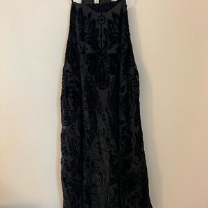 Francesca's Collections Black Floral Velvet Dress